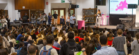 El pasado 24 de octubre Career Services organizó el evento #EuropaTeEspera en el que los alumnos y alumni de la Universidad de Navarra conocieron los beneficios de la alianza con Jobteaser. (Foto: Manuel Castells)